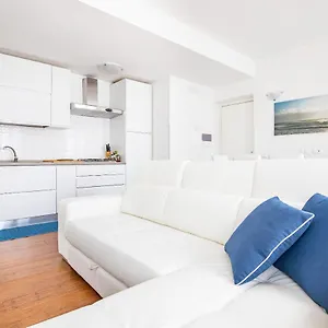 Elena House White , Viareggio Italia