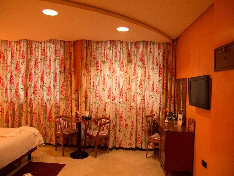 Oum Palace Hotel & Spa Casa Blanca